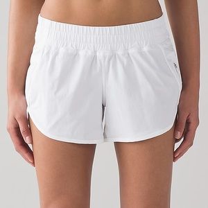 Lululemon Tracker Short IV 💕